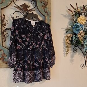 Knox Rose Blk Floral Blouse W/Purple Accents. NWOT Excellent Condition Size XS